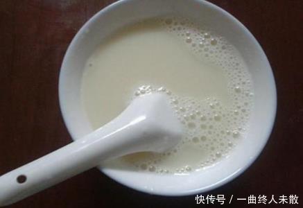 做豆浆,豆子泡好别直接打大厨教你一招,豆浆香浓细腻,特好喝