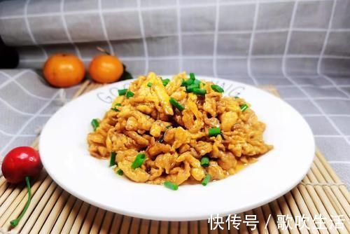 味道|鸡蛋别只会炒番茄，加它一起炒，味道鲜得没话说，吃一次就忘不掉