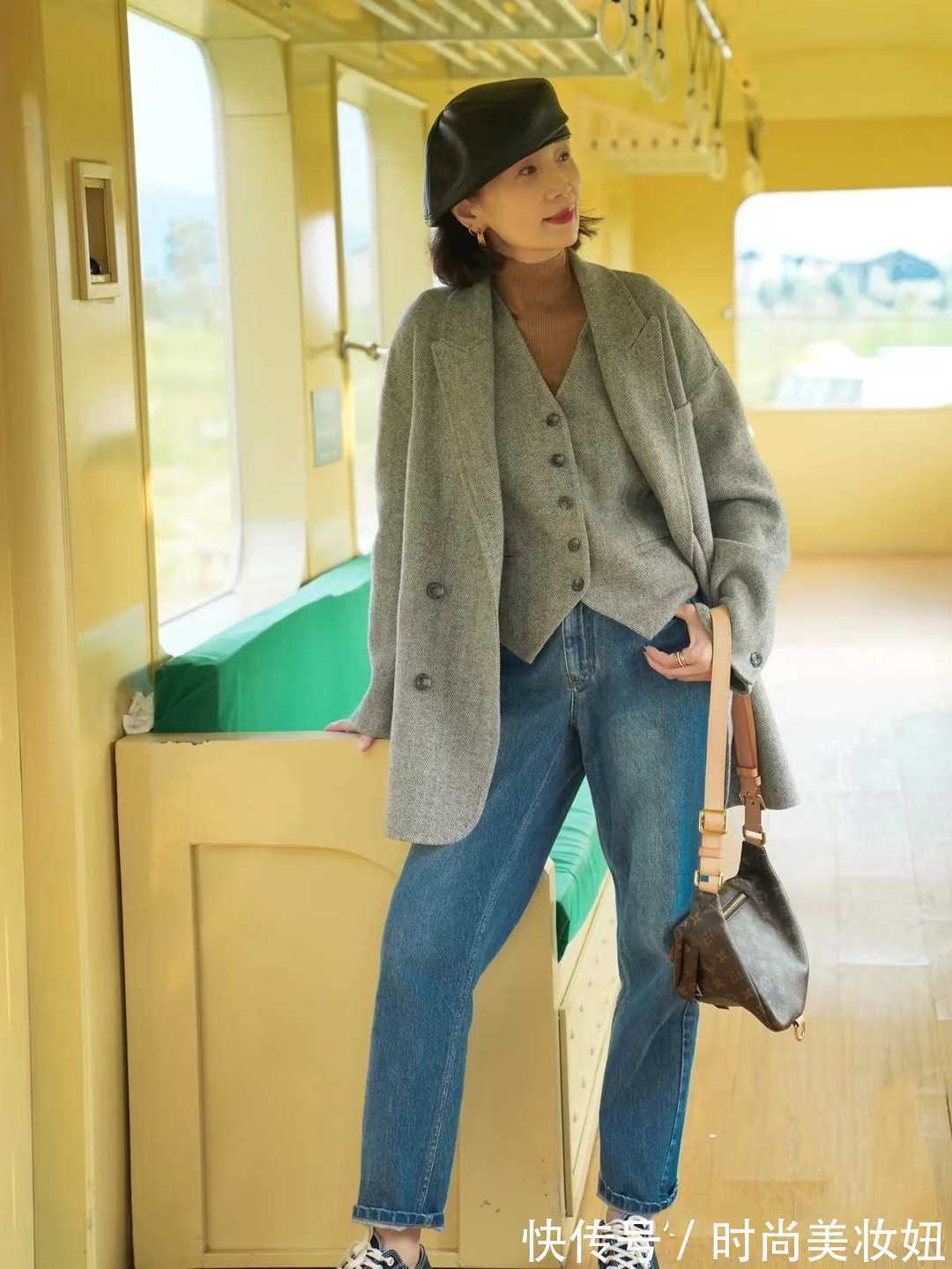 灰色 上了年纪的女人,建议多穿“高级灰”,显气质又得体大方,真高级