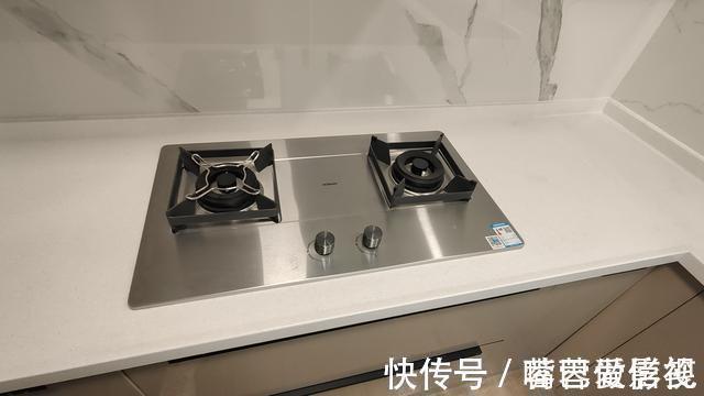 厨房|装修时顺手在厨房里做了6件小事,入住一年后厨房还跟新的一样