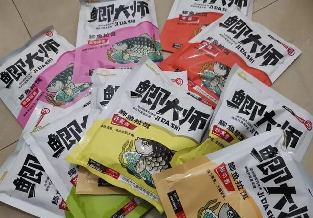 夜钓|立秋以后钓鲫鱼,加这两种饵效果更好,何愁不上大板鲫