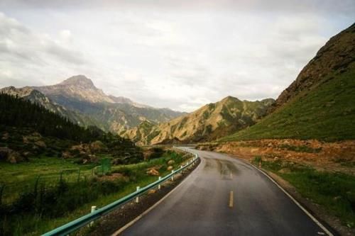 中国最美的自驾公路，沿途风景无比震撼，每年只限时开放四个月