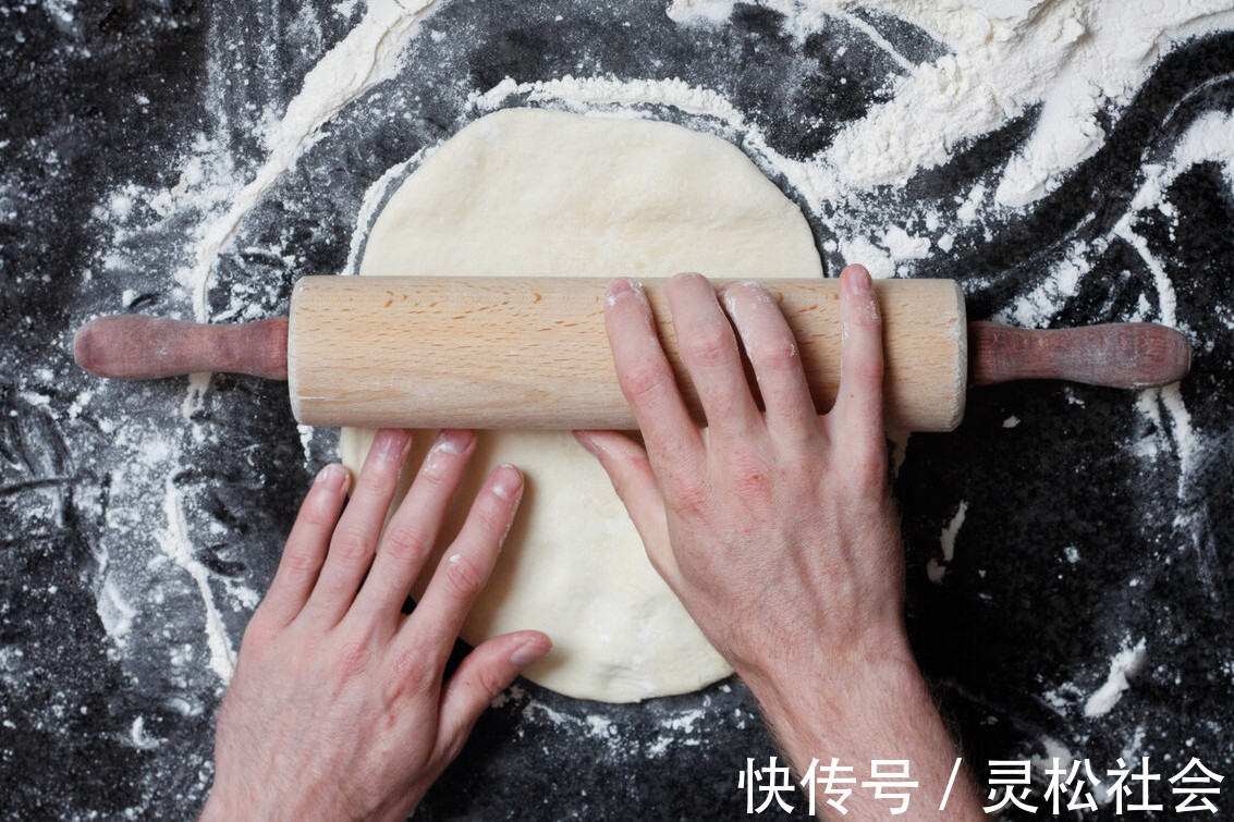 韭菜饼|清洗韭菜，切记不要只用清水洗，教你一招，洗得干净无残留