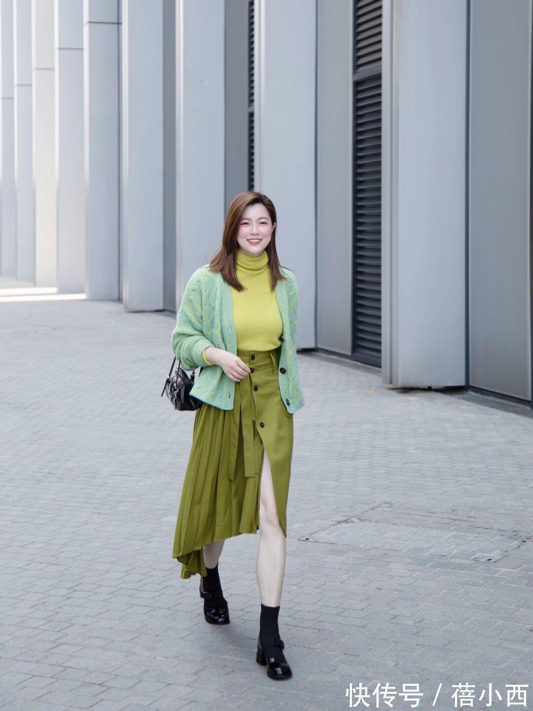 开衫 春天穿衣无需复杂,用“针织开衫”打造潮流感,出街绝对赚足眼球