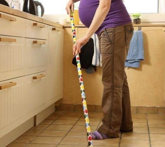 小知识|孕晚期，这些动作孕妈尽量别做了，以免“伤己又伤胎”，别大意了