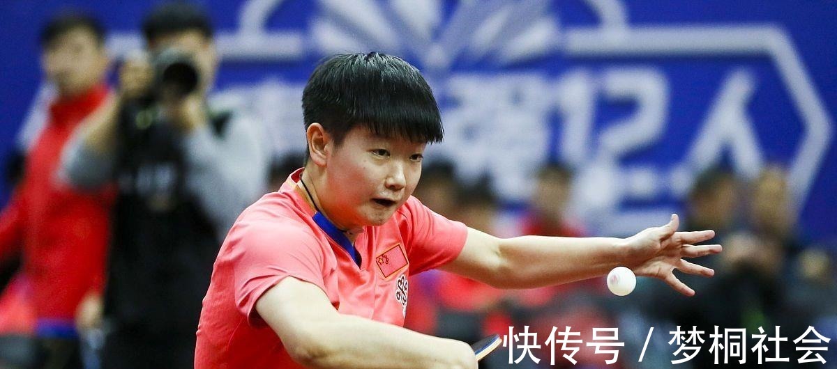 孙颖莎|强强对话!孙颖莎3-0王艺迪,世界第二展现大心脏,球迷心疼她