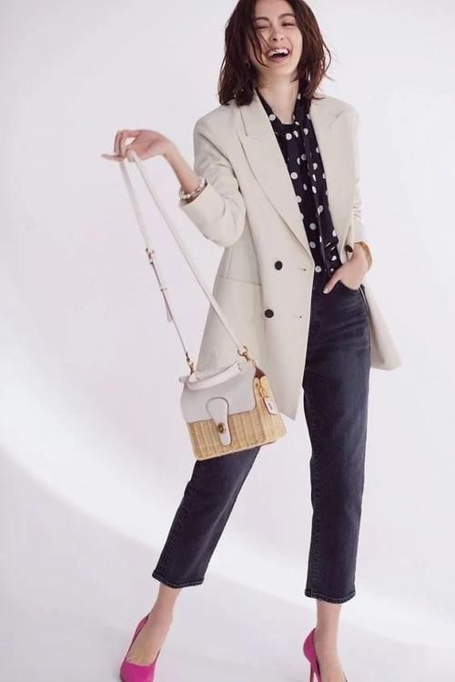 【2021办公室穿搭】日韩大热上班造型，5条穿搭公式变身时尚优雅的气质OL！