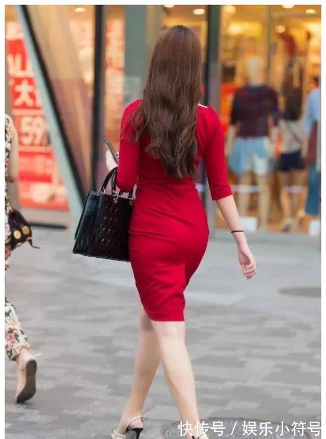 帆布包|气场十分强大,但忍不住想多看她几眼,包包证实起点是真的高