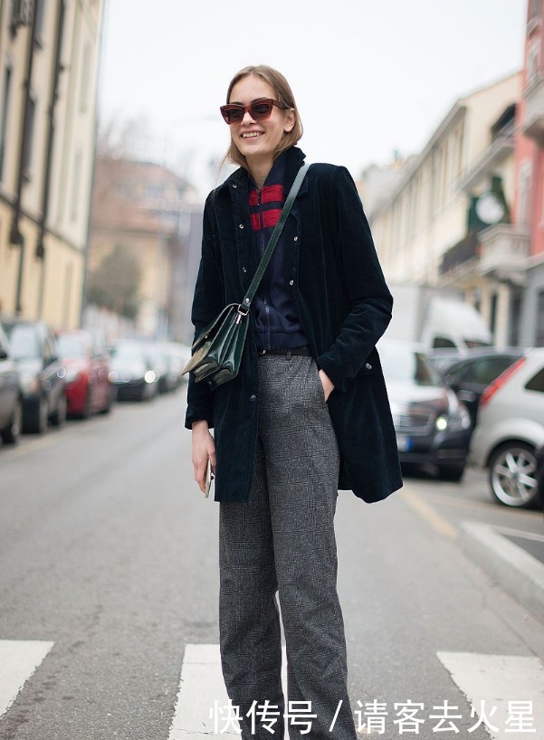 流行|冬季穿西装别配小皮靴了,今年流行这款鞋子,显瘦又洋气