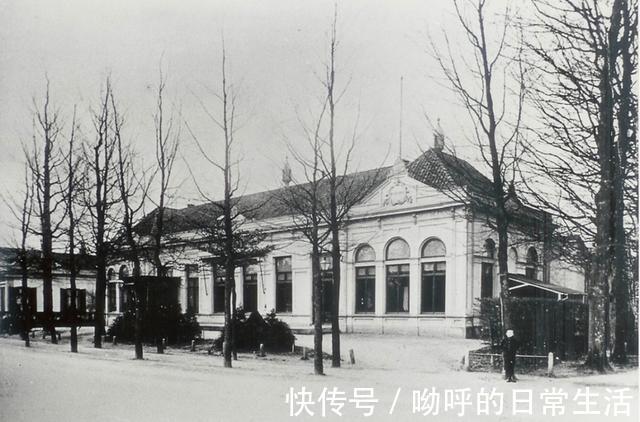 挂毯|Zware Jongens设计,公园餐厅