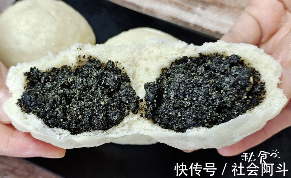 好吃|看着很像馒头,却有“一肚子黑黑”的馅料,营养又好吃,快来学吧