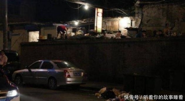 太火了!火车站旁边卖方便面,年入百万,吃的人络绎不绝!