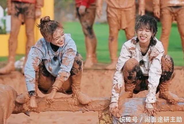 蔡徐坤|baby现身三亚录制节目,辟谣退出跑男传闻,击破退出跑男的谣言