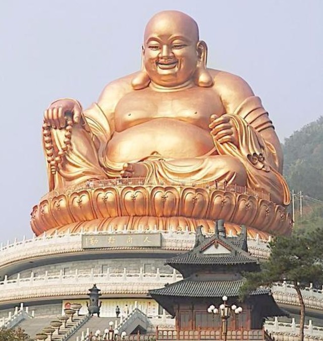 佛教@那个外貌酷似弥勒佛的男子,被富婆看中带回家“供养”,结局如何