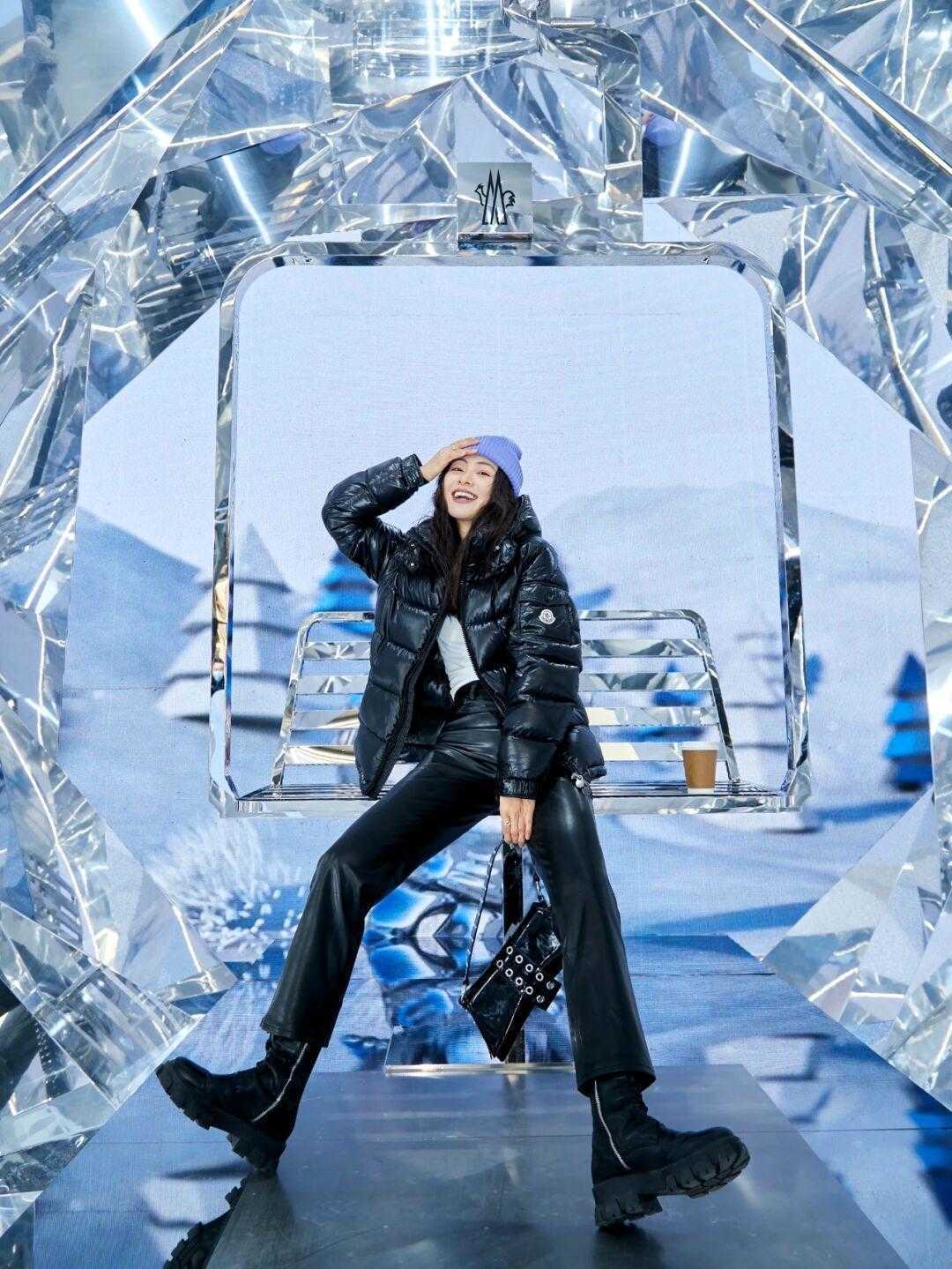 修身裤|今年别在穿“修身裤+长靴”,九分阔腿裤+紧口靴,才是最时髦