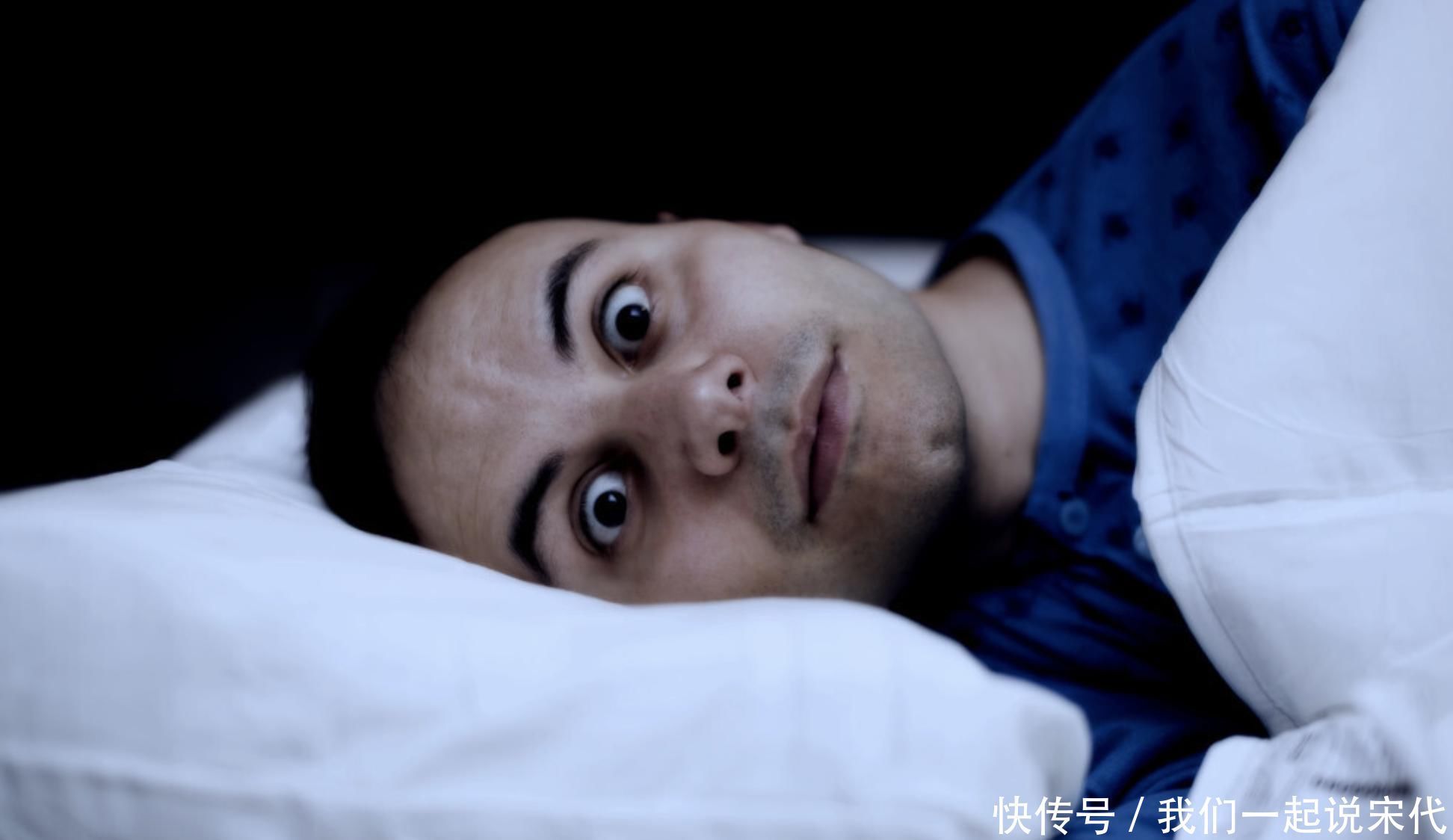 夜半三更自然醒，五脏多半已有问题6种食材泡水，一觉睡到天亮