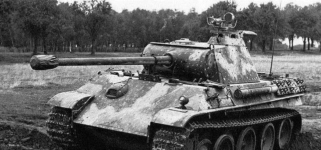 美军|二战晚期德军垂死挣扎：两辆豹式击毁美军数十辆坦克