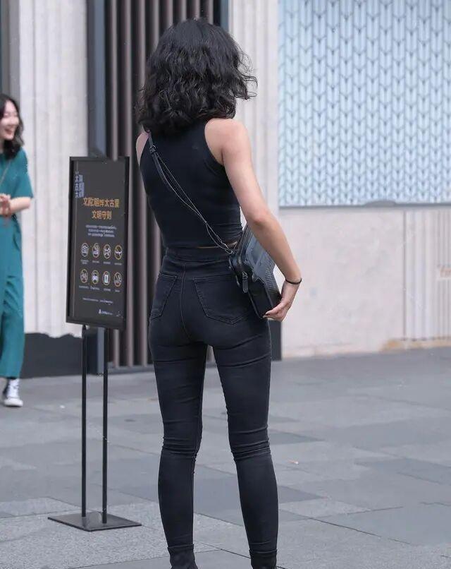 大长腿|气质优雅的打底裤装扮尽显洋气穿搭，满足你对美的追求，还显年轻
