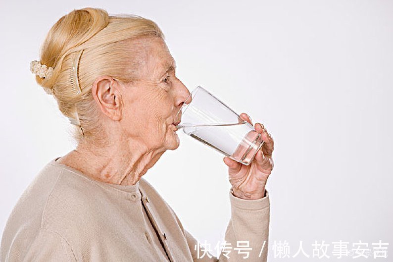 心脑血管|老年痴呆的诱因已揭晓,这四个“坏习惯”,你是否也喜欢做?