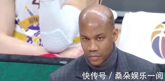 伯格|对骂!拒绝握手!李春江和马布里对决,事实证明,落后只能挨打