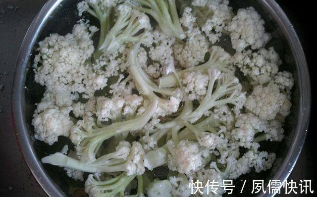 菜花|干煸花菜牢记三个诀窍,花菜清脆可口、香味扑鼻,吃一次还想再吃