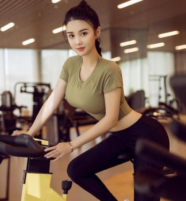 小蛮腰|1米85东北姑娘坚持健身，练就唯美好身材，轻松摆脱“人高马大”