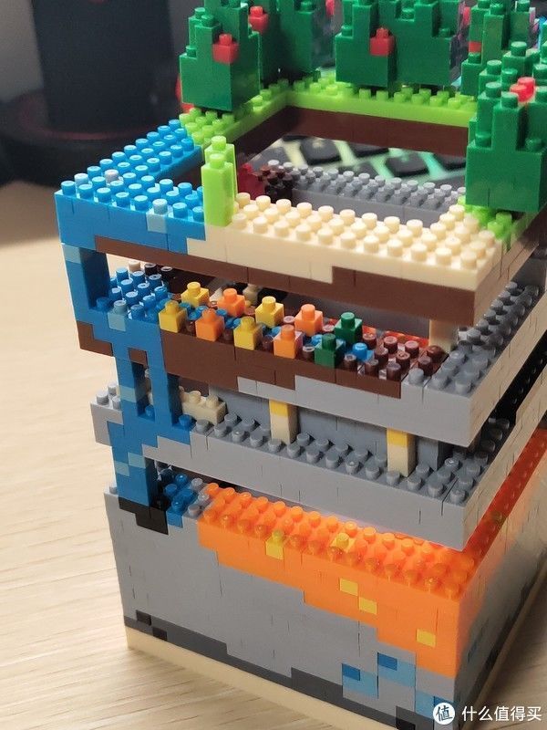 有意思的小颗粒积木——像素屋“矿洞世界”夜灯笔筒试玩