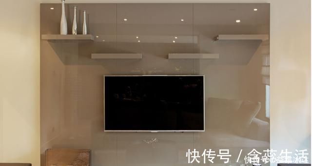 玻璃|客厅不用大理石，拿玻璃做墙面，一看就知你家品味不凡