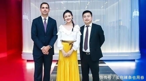 百褶裙|44岁大S素颜吓人网友这个大妈是谁针织衫+百褶裙超时髦