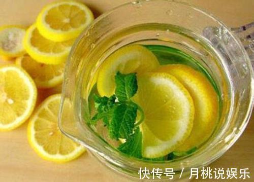 蜂蜜|别再拔罐祛湿了！柠檬和它泡一泡，连喝一周体内湿气全消，腰也细