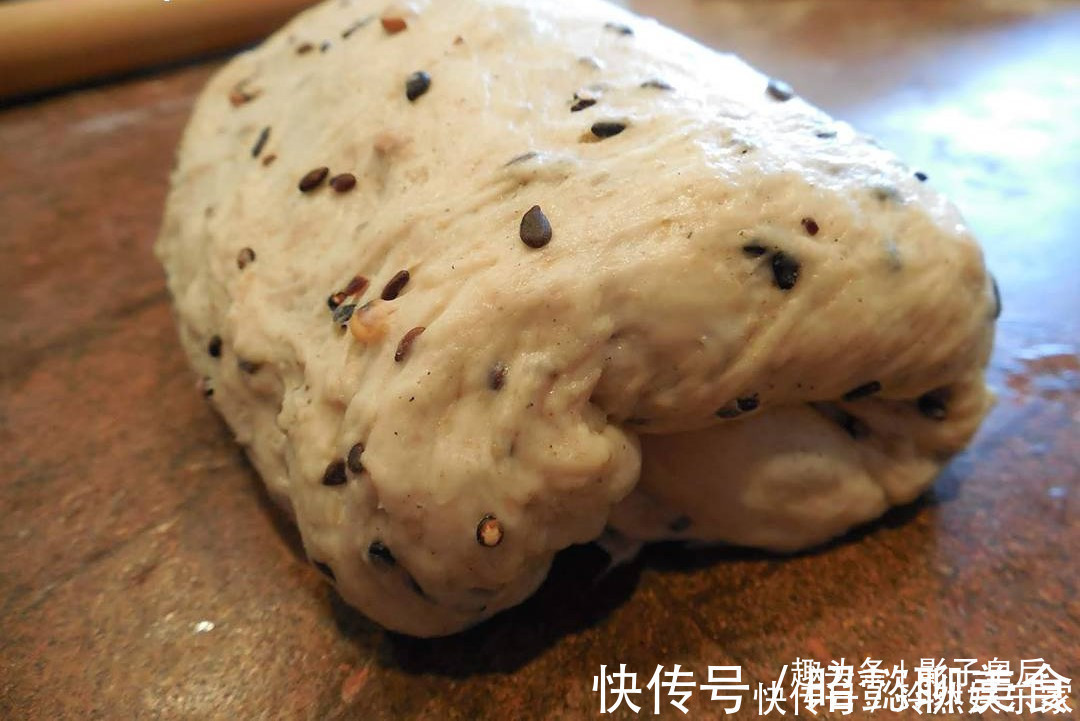 比馒头简单,比包子好吃,我家隔三差五做一次,一出锅就抢光!