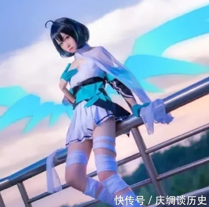 动漫|小姐姐cos温蒂，腿上的“绷带”不算啥，“飞起”那一刻才佩服