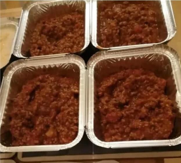 英国|英国“超懒惰”妈妈火了,每个月只做两次饭,一次能吃半个月