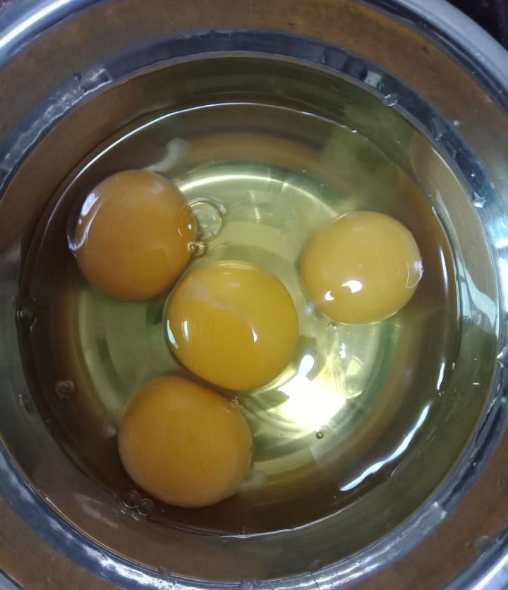 这一锅有菜有肉又有蛋，色香味美，儿子吃到吮手指，太好吃了