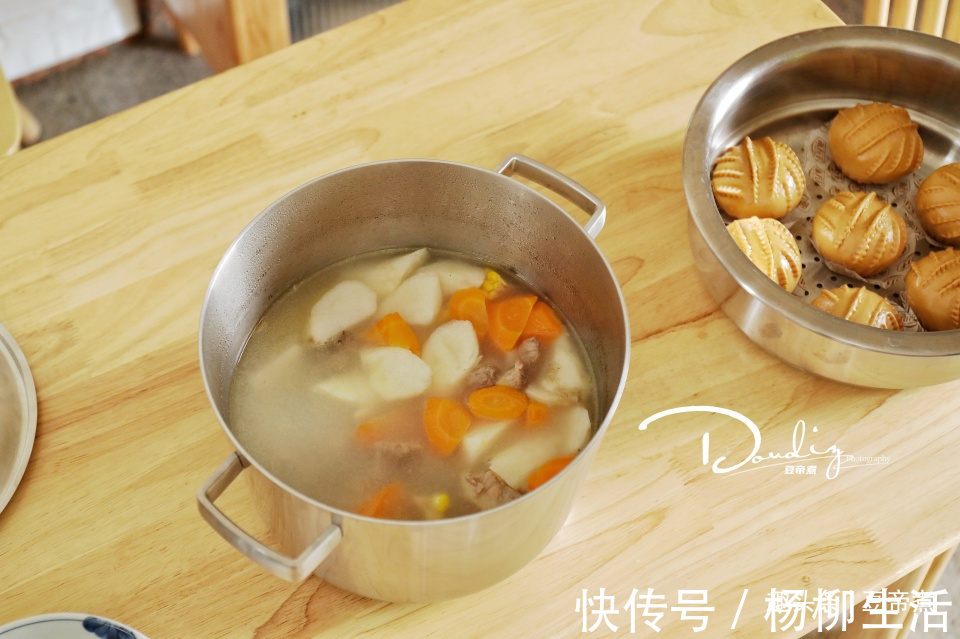 排骨|我家夏天经常做的一道汤，汤头浓郁好喝还不腻，一次吃三碗不是事