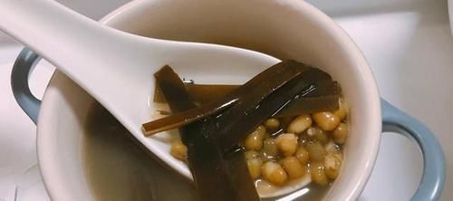 紧致|海带和它一起煮,隔三差五吃一次,排出黑臭宿便,身形紧致又苗条