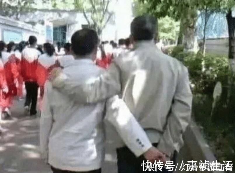 |那些年冒死偷拍的老师搞笑照片,毕业了才敢发出来哈哈哈哈