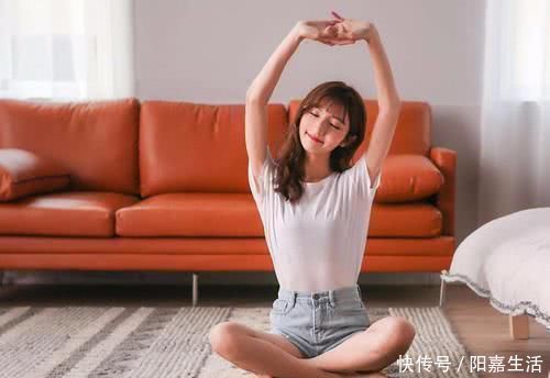 腹部肥胖|每天都坚持拍打腹部,几个好处不请自来,想要瘦肚子瘦腰不妨一试