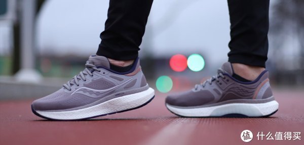 慢跑 跑了40公里后,才发现索康尼和亚瑟士差距,竟然这么大!