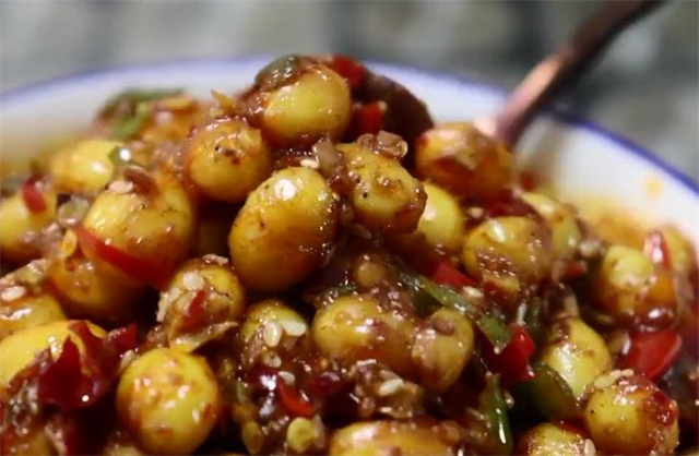 秘制黄豆辣椒酱，香辣美味又下饭，方法简单，保存180天不会坏