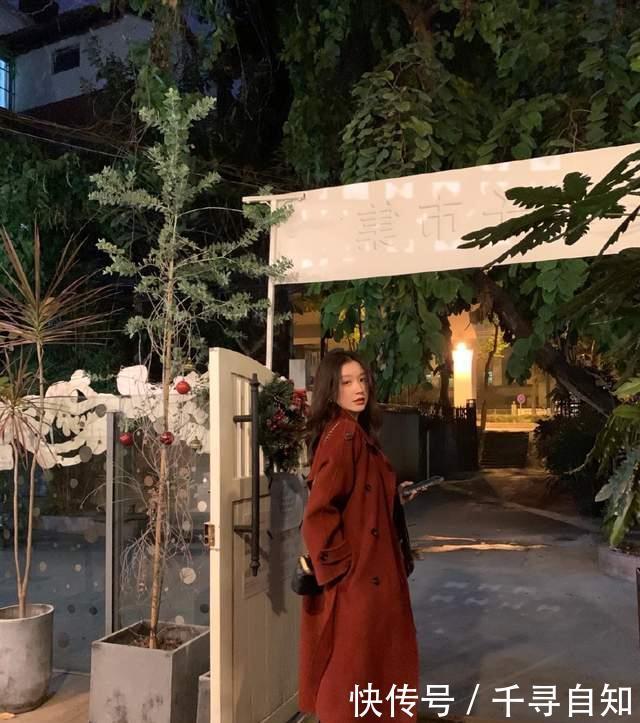 过节怎么穿更吸睛？试试这几种配色，妥妥的人群中的焦点