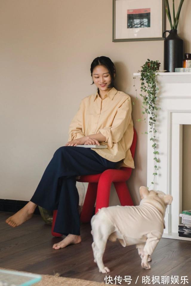 草木|90后小姑娘的独居公寓,阳台打造成森林,一个人住也舒服