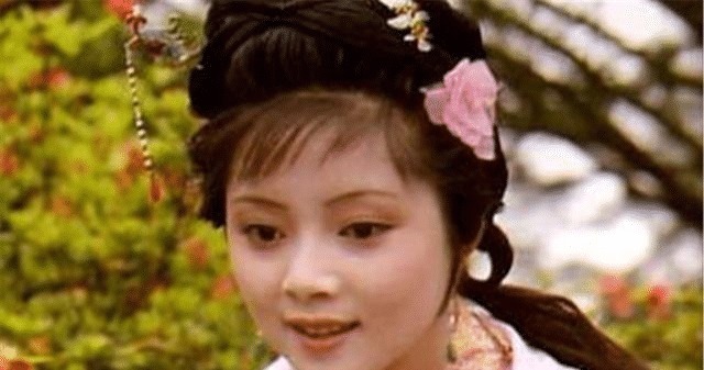 红楼梦@《红楼梦》薛家母女对她很冷漠, 但她也看穿了她们, 所以忌惮她们!