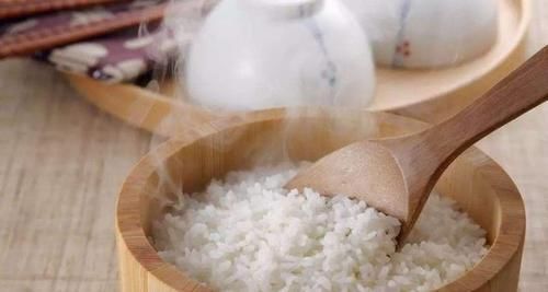 还把孩子饭量大当好事请留意，当心出现这些情况