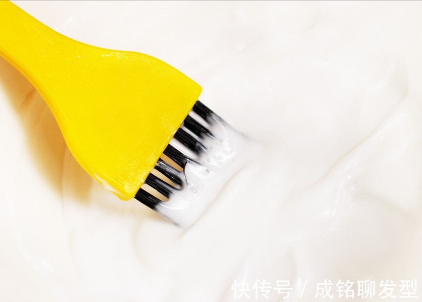 头发|染发剂越贵越不伤发?结果和你想的不一样,再贵操作不当也会伤发