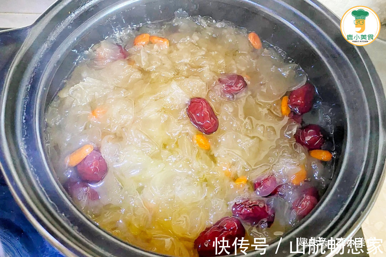 碱性食物|春天,如果有条件,建议女性多喝银耳汤,补充胶原蛋白,养颜滋润