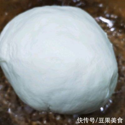 正宗地道的简单易学葱油饼做法，速来围观