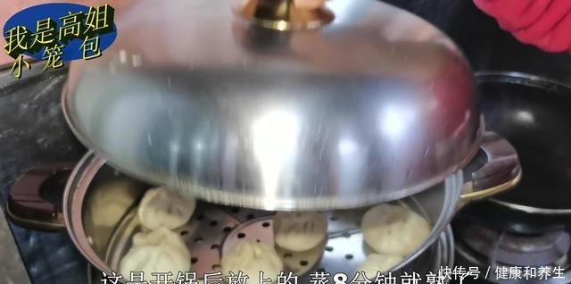 想吃小笼包不用出去买，教你方法在家做，蓬松渲软特别好吃
