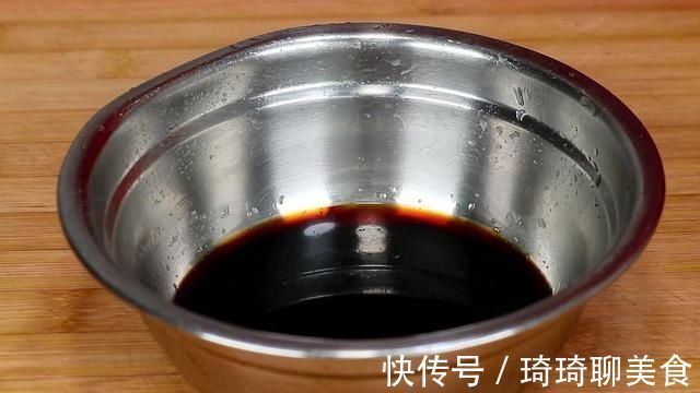 鲜嫩|烧猪血,好多人第一步就错了,这样做出来的猪血,比豆腐还鲜嫩