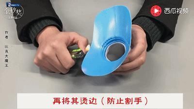 谁还买熨斗啊,洗衣液瓶剪2刀,衣服1秒变平整,太聪明了!